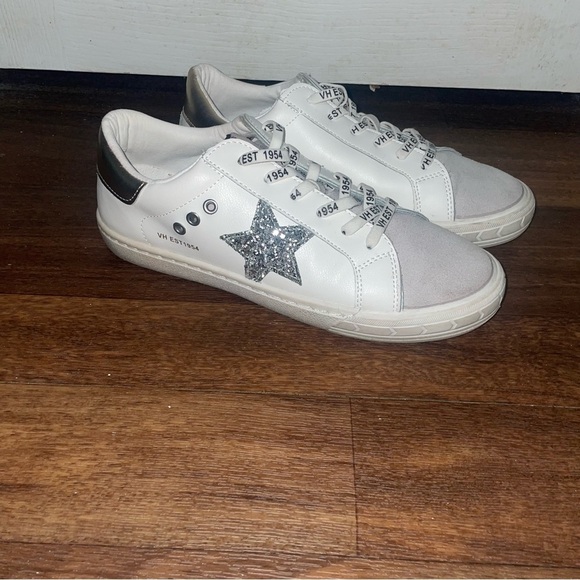 Vintage Havana Shoes - VINTAGE HAVANA Roxanne White And Silver Women's Sneaker Shoes Glitter Size 9